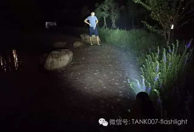 探客強(qiáng)光手電筒 探客強(qiáng)光手電筒